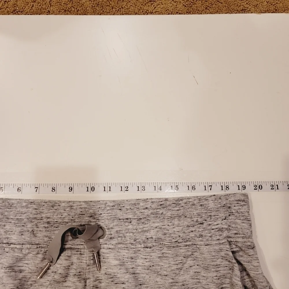 Athleta Balance 4” Shortie in Heathered Gray, sz 1X